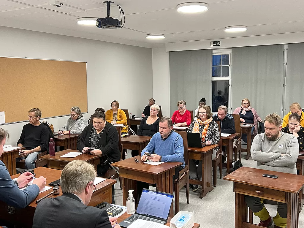 Arkistokuva kunnanvaltuuston kokouksesta lokakuussa 2023.