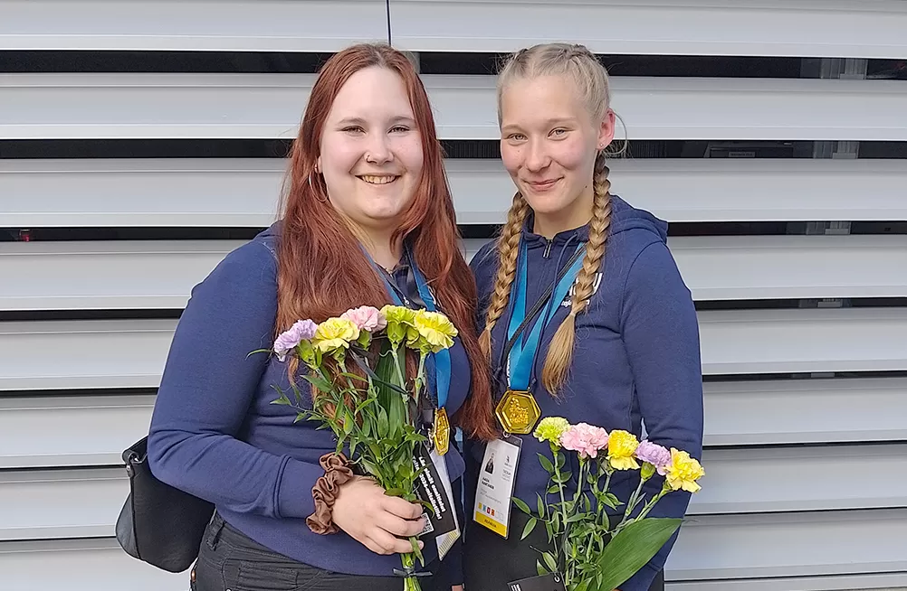  Liiketaidon opiskelijat Mi Lamberg ja Aada Rantanen voittivat SM-kultaa Taitajat24 -kilpailuissa Kuopiossa tällä viikolla.