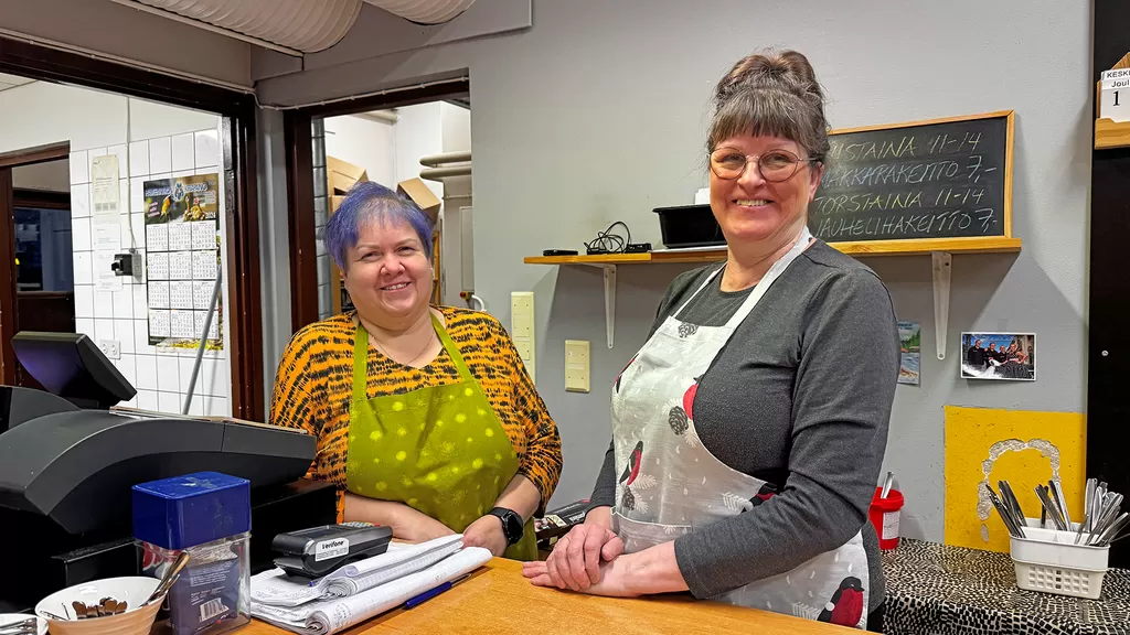 Eeva Viitaniemi (vas.) on Monitorin yrittäjänä vuoden alusta. Vaikka paikasta luopuminen on ollut mielessä monta vuotta, Anna-Liisa Keinonen jättää paikkansa haikein mielin.