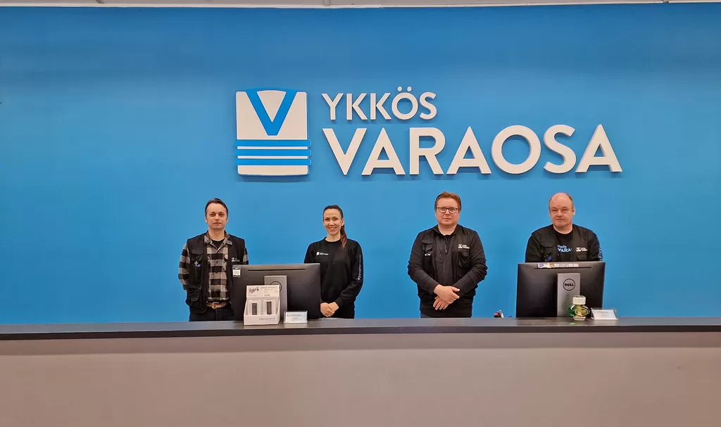 Ykkösvaraosan henkilöstö Keuruulla Armas Rautio (vas.), Emmi Simsiö, Timo Vuokko ja Mauri Kalliomäki.